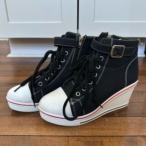 Trendy Black and White Wedge Sneakers